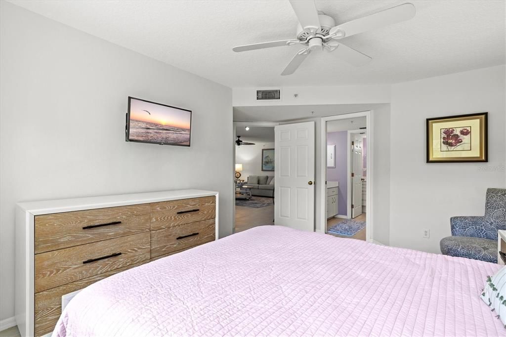 Activo con contrato: $234,900 (2 camas, 2 baños, 1280 Pies cuadrados)