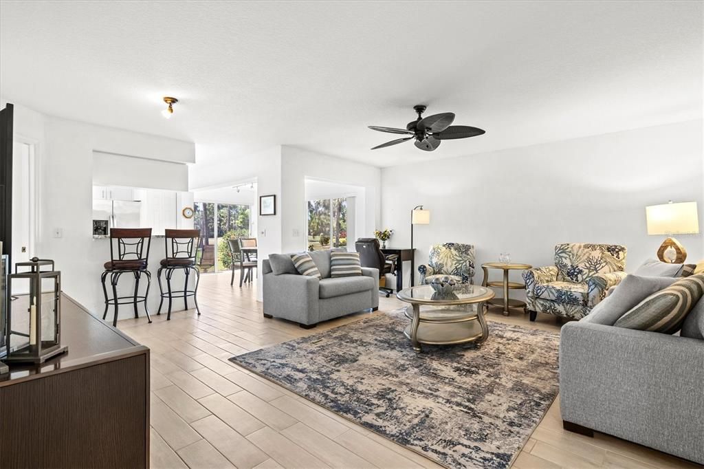Activo con contrato: $234,900 (2 camas, 2 baños, 1280 Pies cuadrados)