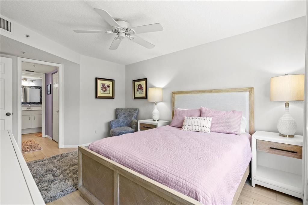 Activo con contrato: $234,900 (2 camas, 2 baños, 1280 Pies cuadrados)