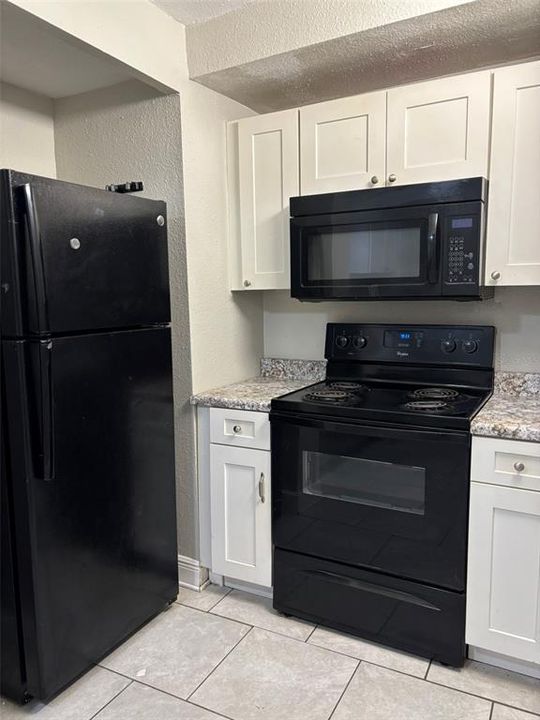 For Sale: $389,900 (6 beds, 0 baths, 2038 Square Feet)