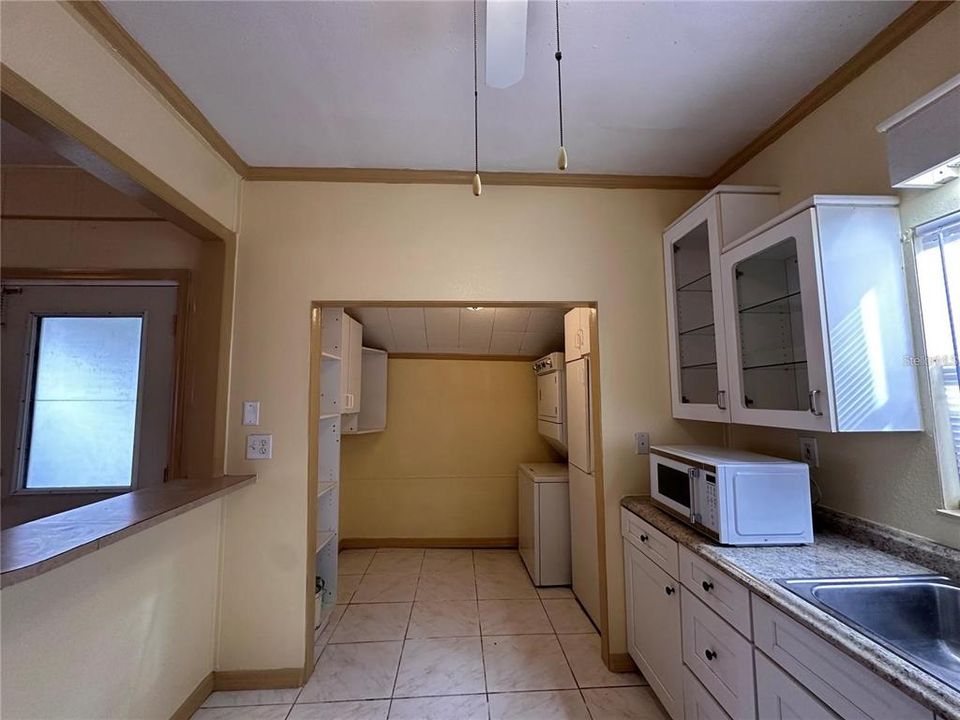For Sale: $389,900 (6 beds, 0 baths, 2038 Square Feet)