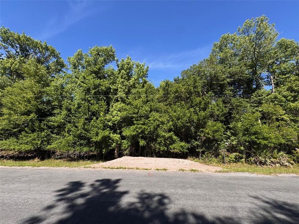 На продажу: $194,000 (1.91 acres)