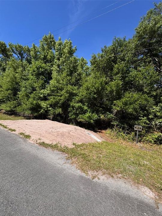 На продажу: $194,000 (1.91 acres)