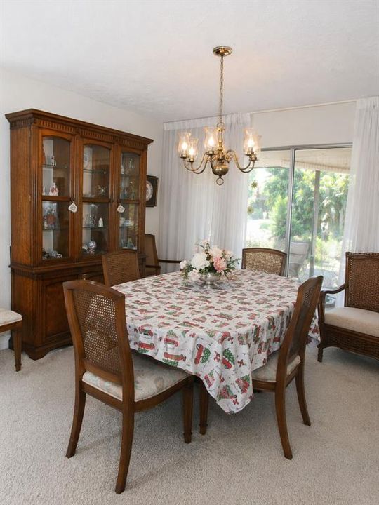 Activo con contrato: $295,000 (2 camas, 2 baños, 1750 Pies cuadrados)