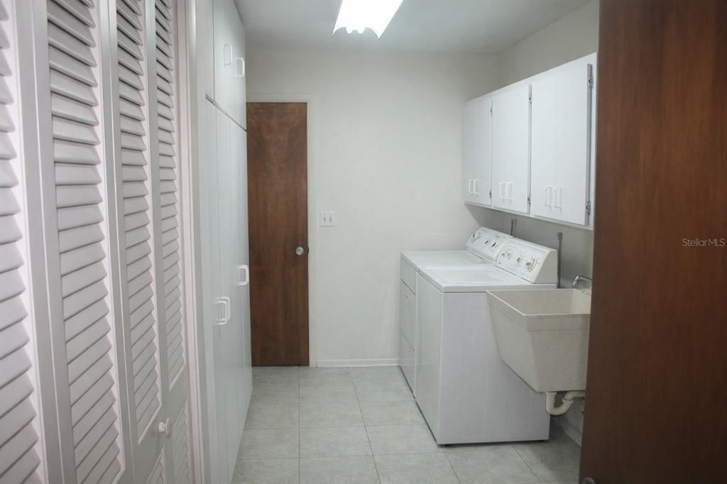 Activo con contrato: $295,000 (2 camas, 2 baños, 1750 Pies cuadrados)