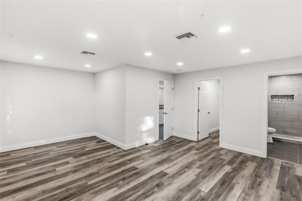 For Sale: $649,000 (0 beds, 0 baths, 4420 Square Feet)