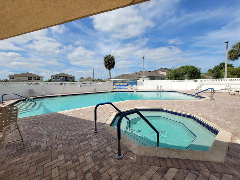Active With Contract: $210,000 (2 beds, 2 baths, 1104 Square Feet)