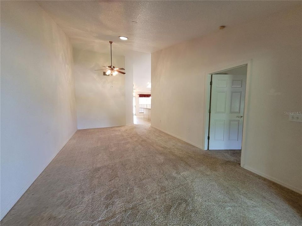 Active With Contract: $210,000 (2 beds, 2 baths, 1104 Square Feet)
