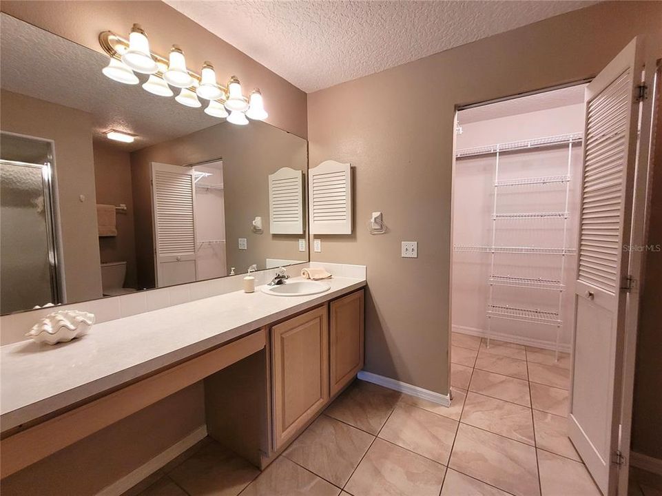 Active With Contract: $210,000 (2 beds, 2 baths, 1104 Square Feet)