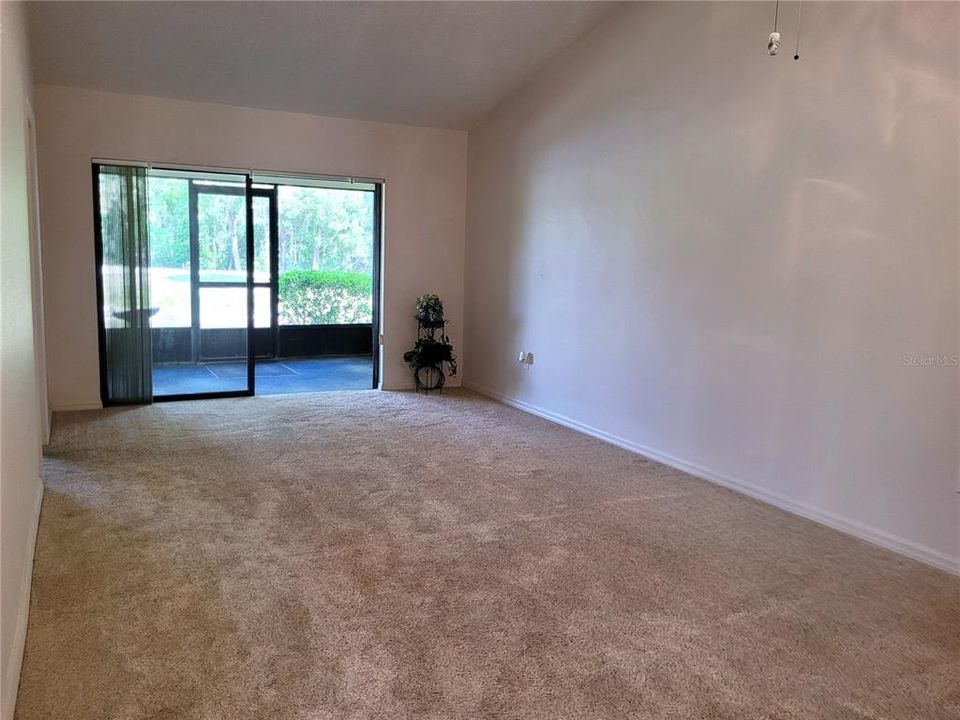 Active With Contract: $210,000 (2 beds, 2 baths, 1104 Square Feet)