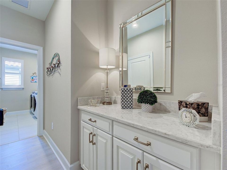 Под контрактом: $675,000 (3 спален, 2 ванн, 1892 Квадратных фут)