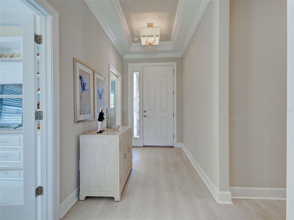Под контрактом: $675,000 (3 спален, 2 ванн, 1892 Квадратных фут)