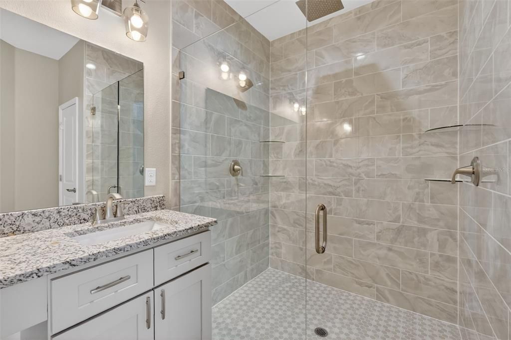 Под контрактом: $379,900 (4 спален, 2 ванн, 1906 Квадратных фут)