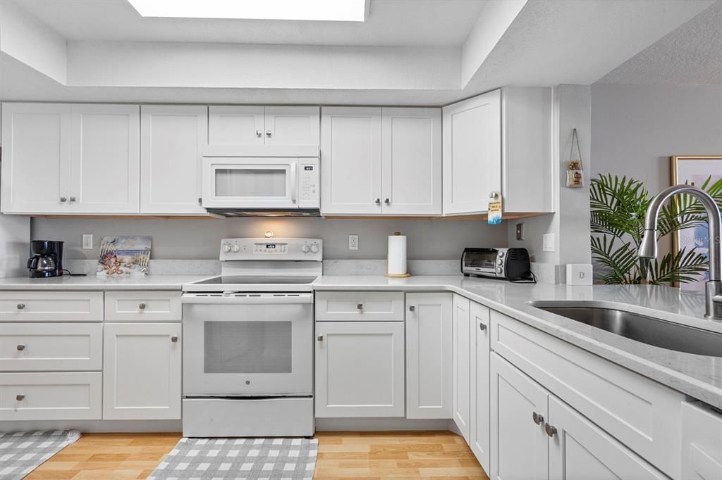 For Sale: $524,000 (2 beds, 2 baths, 1256 Square Feet)
