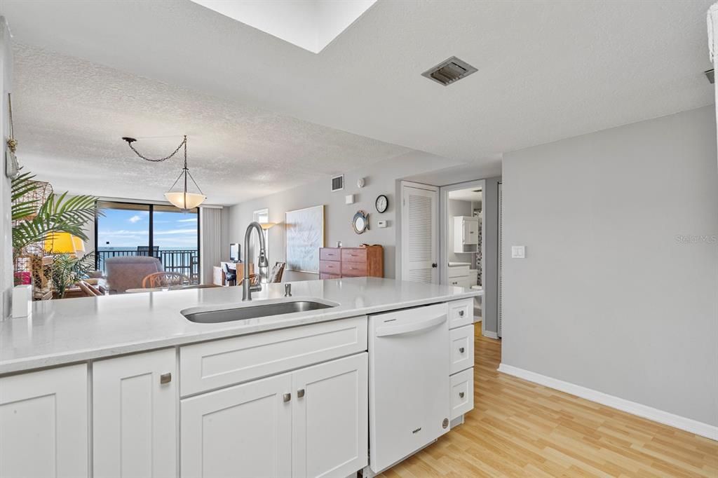 For Sale: $524,000 (2 beds, 2 baths, 1256 Square Feet)