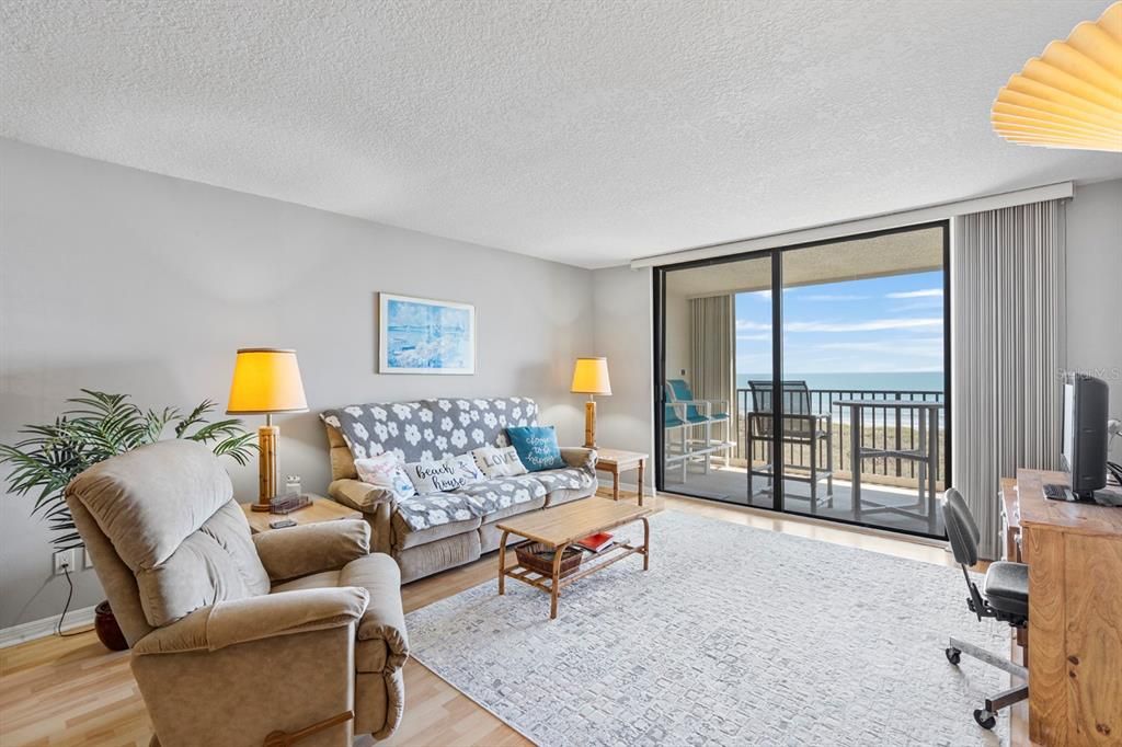For Sale: $524,000 (2 beds, 2 baths, 1256 Square Feet)