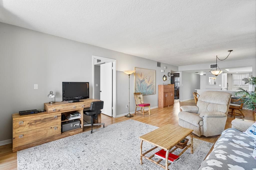 For Sale: $524,000 (2 beds, 2 baths, 1256 Square Feet)