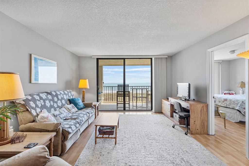 For Sale: $524,000 (2 beds, 2 baths, 1256 Square Feet)