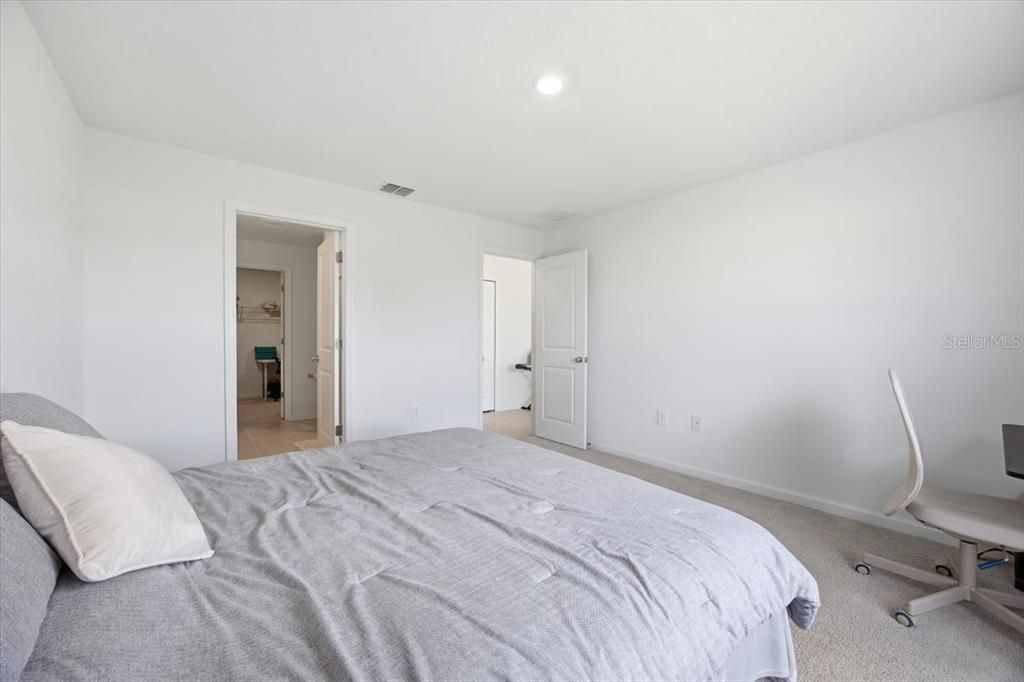 For Sale: $269,900 (4 beds, 2 baths, 1824 Square Feet)