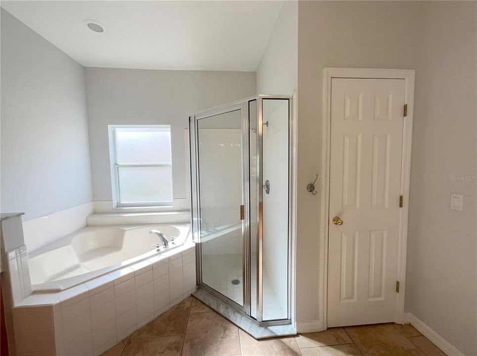 Active With Contract: $350,000 (4 beds, 3 baths, 2170 Square Feet)