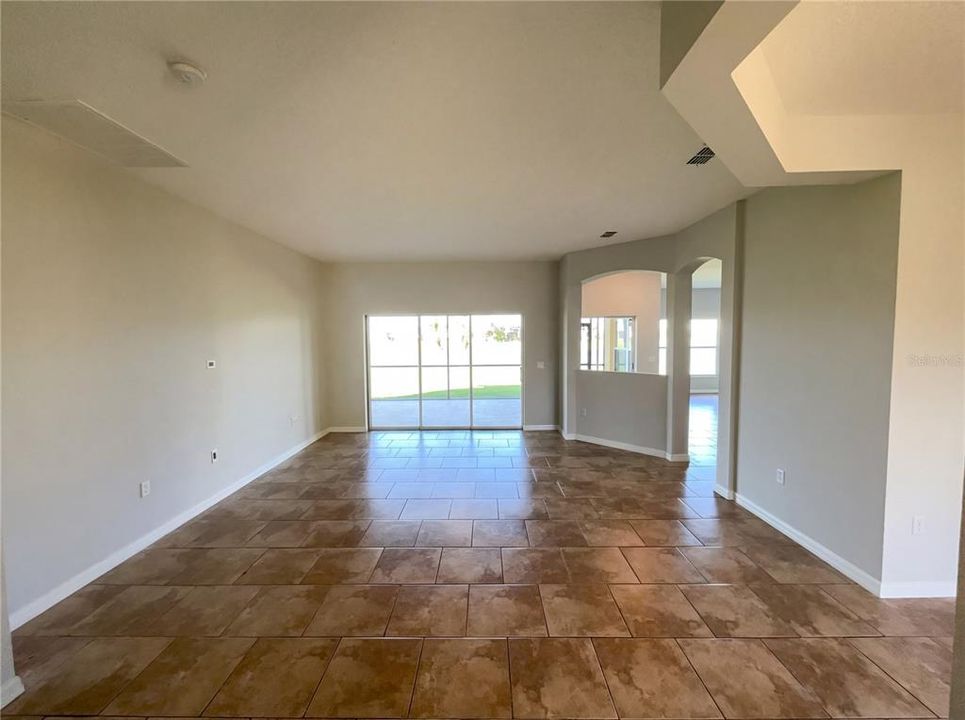 Active With Contract: $350,000 (4 beds, 3 baths, 2170 Square Feet)