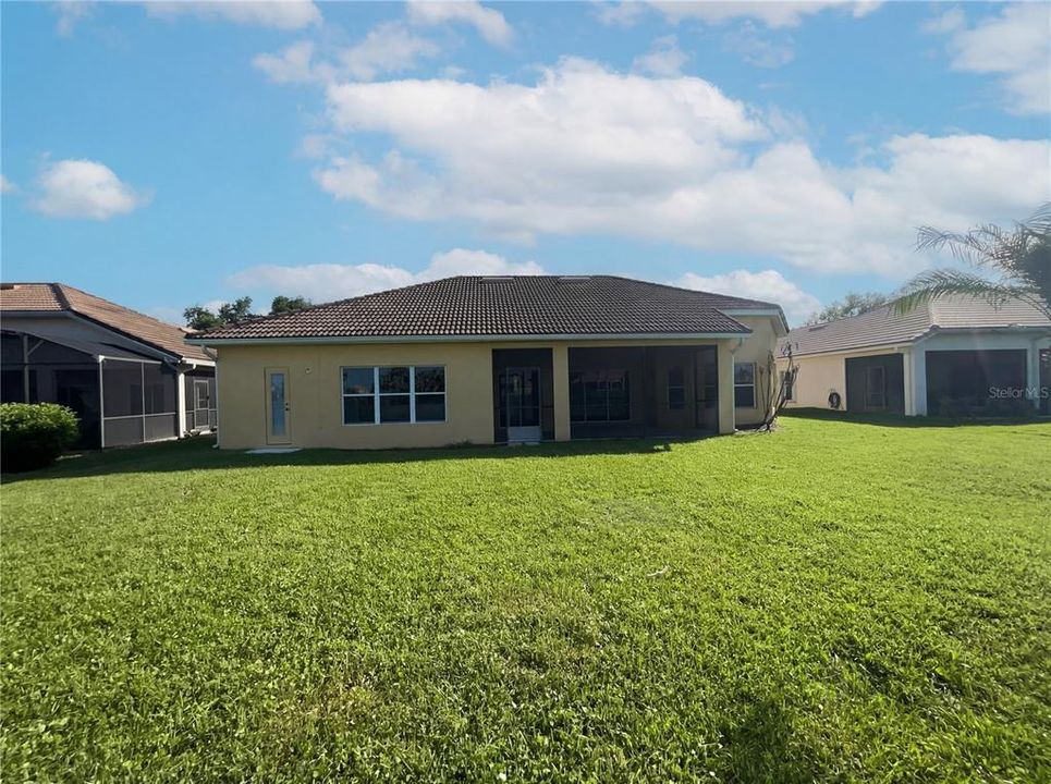 Active With Contract: $350,000 (4 beds, 3 baths, 2170 Square Feet)