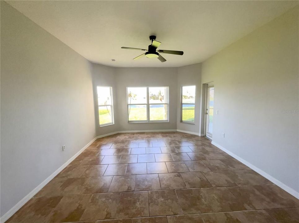 Active With Contract: $350,000 (4 beds, 3 baths, 2170 Square Feet)