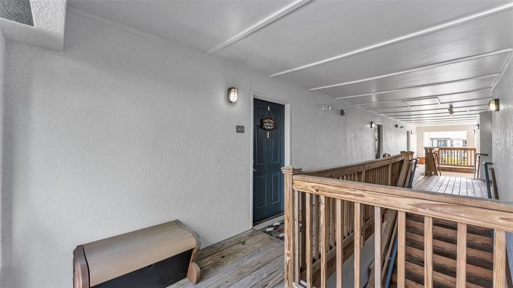 For Sale: $250,000 (2 beds, 2 baths, 1121 Square Feet)