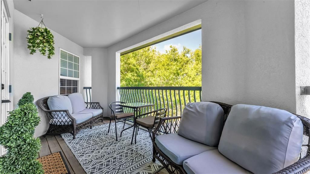 For Sale: $250,000 (2 beds, 2 baths, 1121 Square Feet)