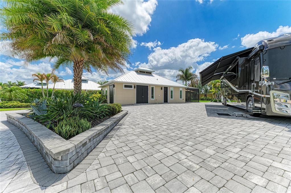 En Venta: $585,000 (1 camas, 1 baños, 1000 Pies cuadrados)