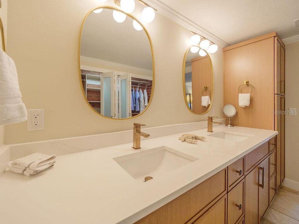 For Sale: $1,649,990 (4 beds, 2 baths, 2144 Square Feet)
