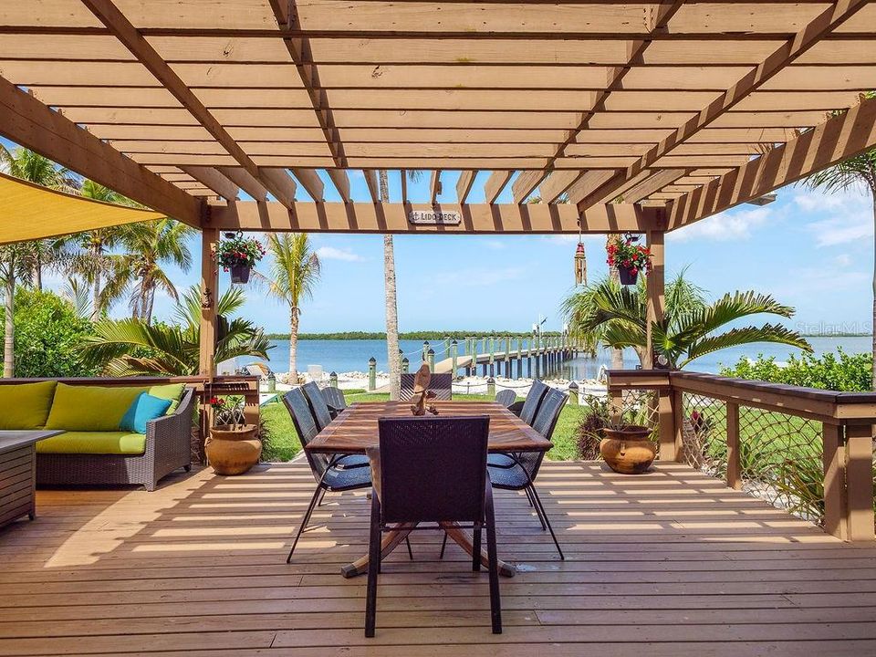 For Sale: $1,649,990 (4 beds, 2 baths, 2144 Square Feet)