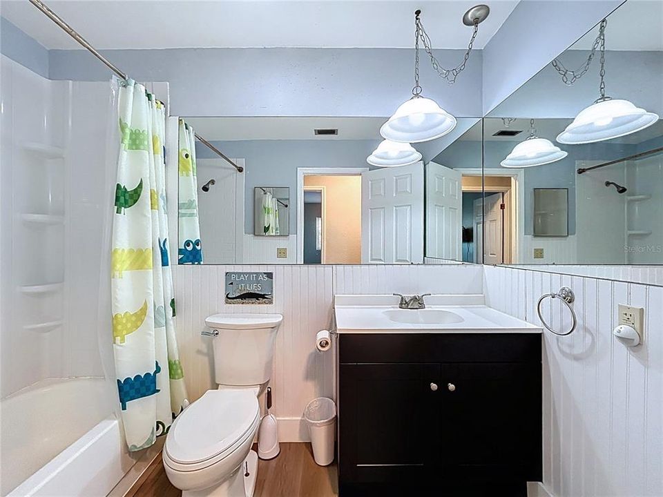 На продажу: $279,900 (3 спален, 2 ванн, 1540 Квадратных фут)