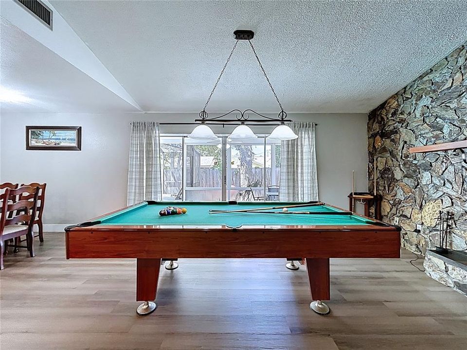 На продажу: $279,900 (3 спален, 2 ванн, 1540 Квадратных фут)