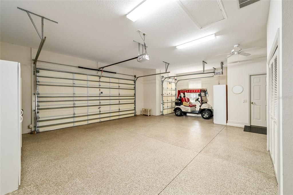 Activo con contrato: $1,050,000 (3 camas, 2 baños, 2619 Pies cuadrados)