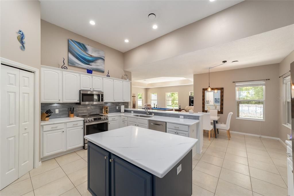 For Sale: $519,900 (3 beds, 2 baths, 2720 Square Feet)
