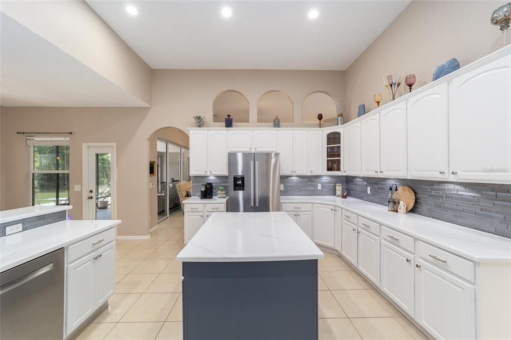 For Sale: $519,900 (3 beds, 2 baths, 2720 Square Feet)
