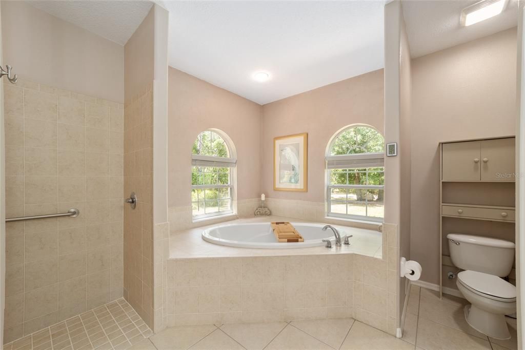 For Sale: $519,900 (3 beds, 2 baths, 2720 Square Feet)