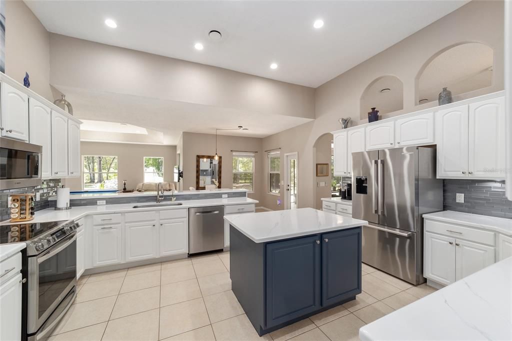 For Sale: $519,900 (3 beds, 2 baths, 2720 Square Feet)