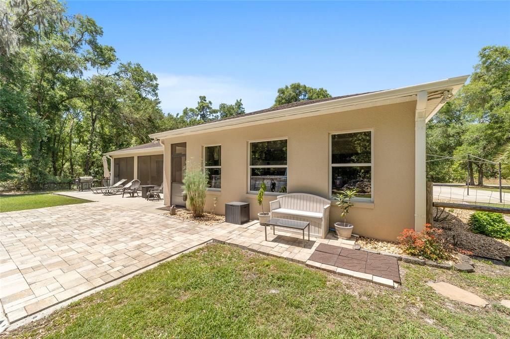 For Sale: $519,900 (3 beds, 2 baths, 2720 Square Feet)