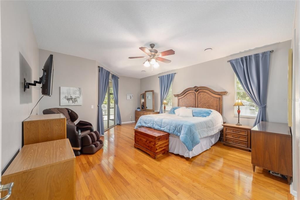 For Sale: $519,900 (3 beds, 2 baths, 2720 Square Feet)