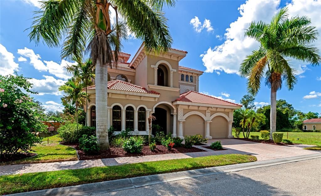 На продажу: $1,779,000 (4 спален, 2 ванн, 3097 Квадратных фут)