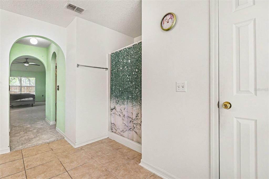 En Venta: $515,000 (4 camas, 2 baños, 2522 Pies cuadrados)