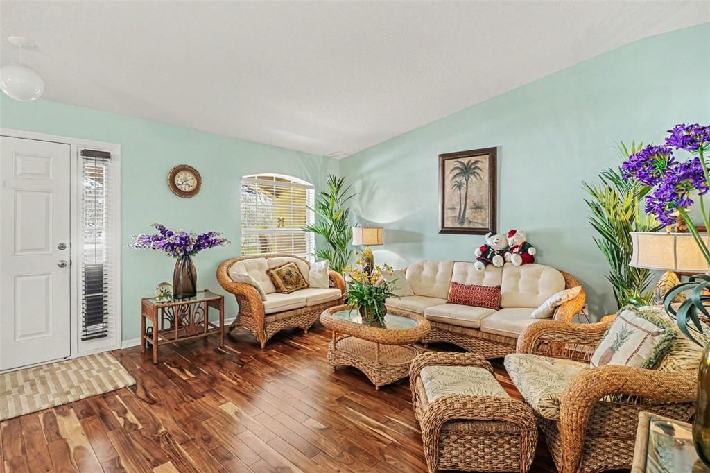En Venta: $515,000 (4 camas, 2 baños, 2522 Pies cuadrados)