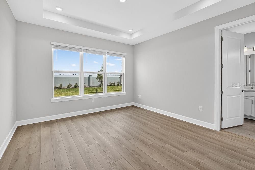 Под контрактом: $389,999 (2 спален, 2 ванн, 1778 Квадратных фут)