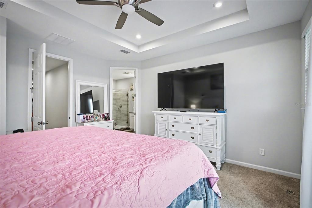 For Rent: $3,200 (3 beds, 2 baths, 1589 Square Feet)