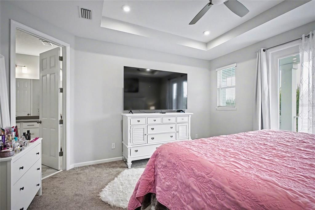 For Rent: $3,200 (3 beds, 2 baths, 1589 Square Feet)