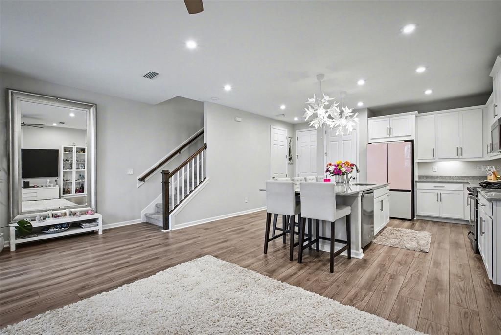 For Rent: $3,200 (3 beds, 2 baths, 1589 Square Feet)