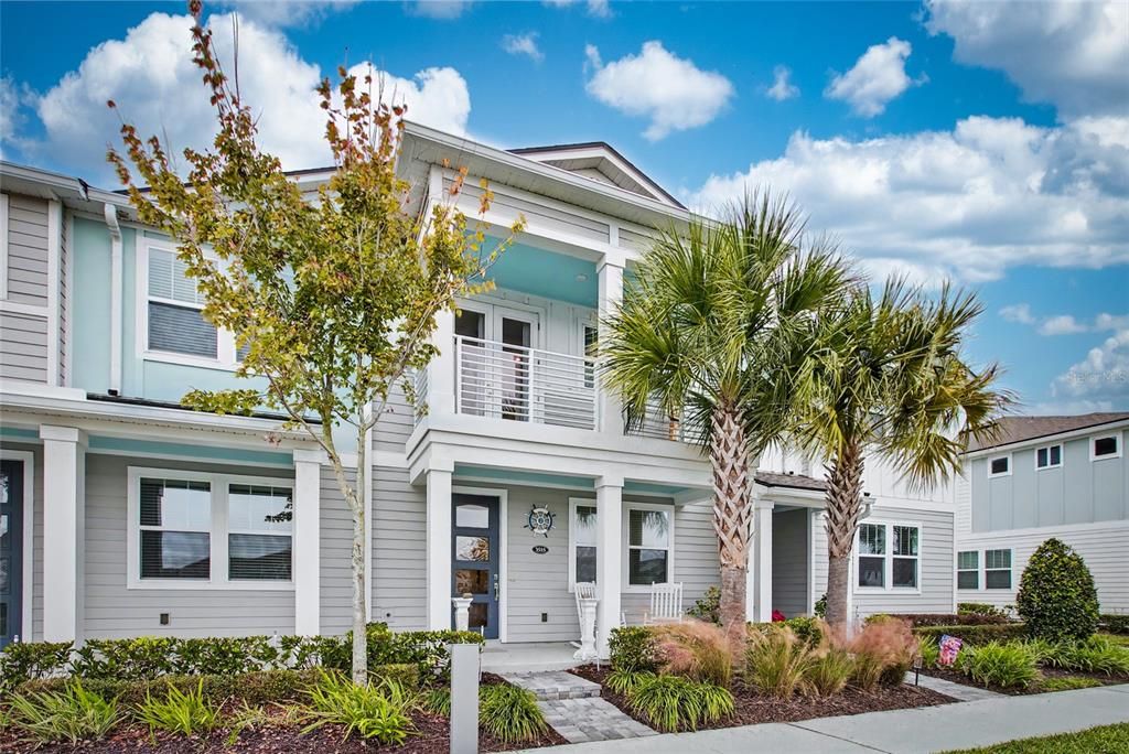 For Rent: $3,200 (3 beds, 2 baths, 1589 Square Feet)