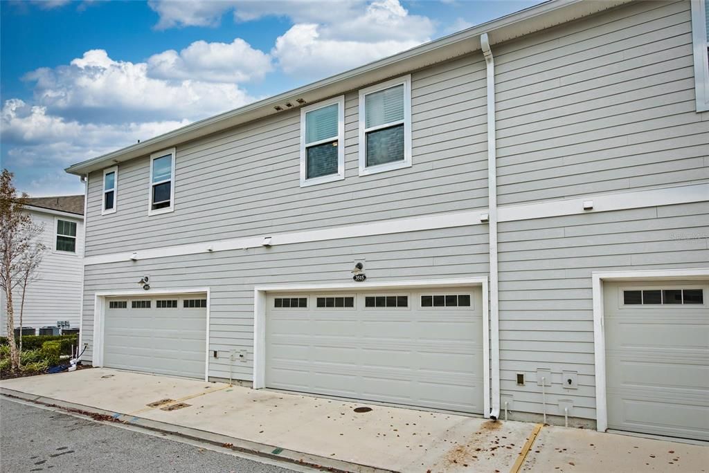 For Rent: $3,200 (3 beds, 2 baths, 1589 Square Feet)